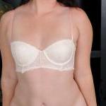 Housekeeping-NaomieX